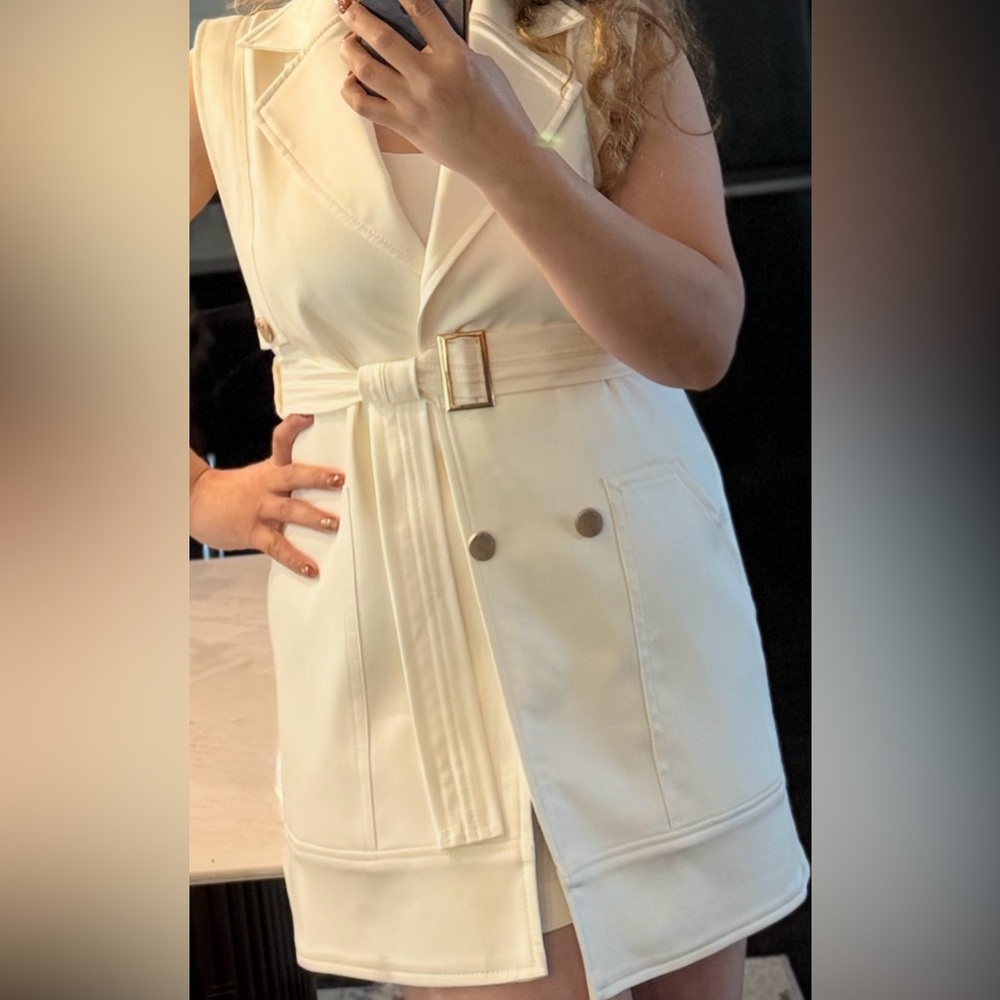 Elegant Cream Sleeveless Dress